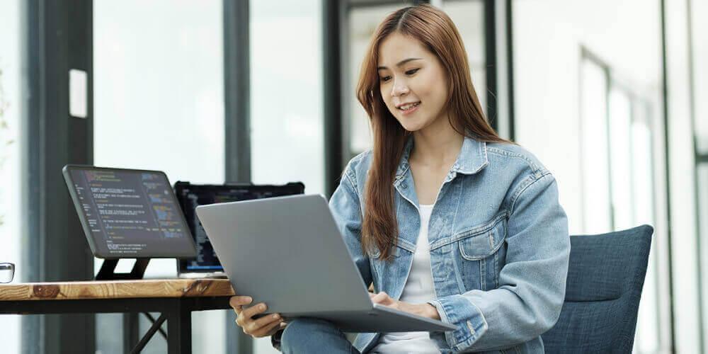 10 Benefits of Hiring a Local Website Developer